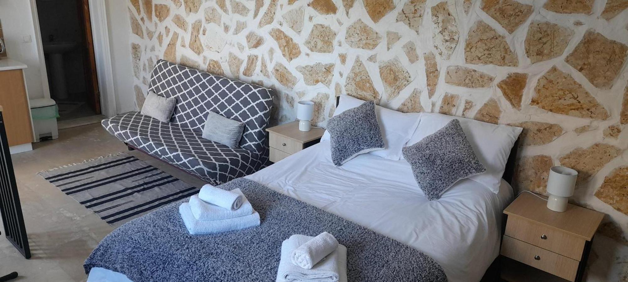 Lovely Studio In Strinilas With Its Own Pool Exteriér fotografie